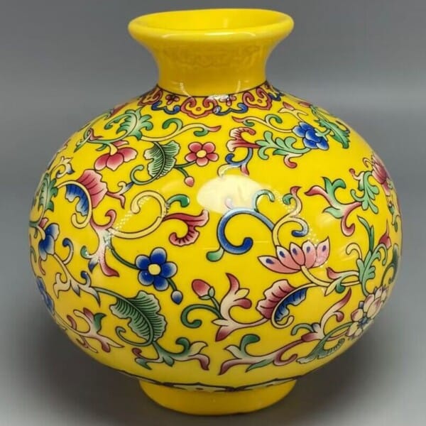 Vintage Ceramic Vase Collection – Elegant Decor for Any Space - Image 14
