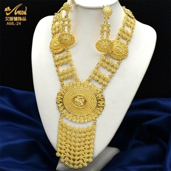 Shine with 24K Gold Bridal Jewelry! A luxurious wedding set featuring a radiant necklace and matching earrings—perfect for brides and special