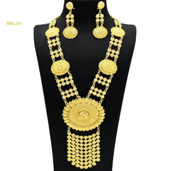 Shine with 24K Gold Bridal Jewelry! A luxurious wedding set featuring a radiant necklace and matching earrings—perfect for brides and special