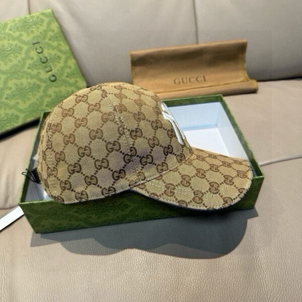 Pre-owned monogram-style baseball cap with bold front embroidery – boutique fashion clearance Urban Monogram Style Cap